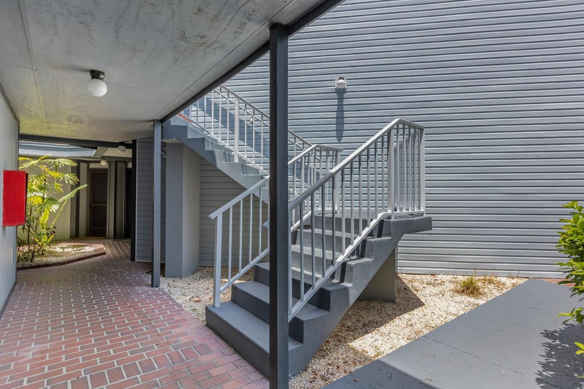 Modern Cozy 2br Near Apartamento